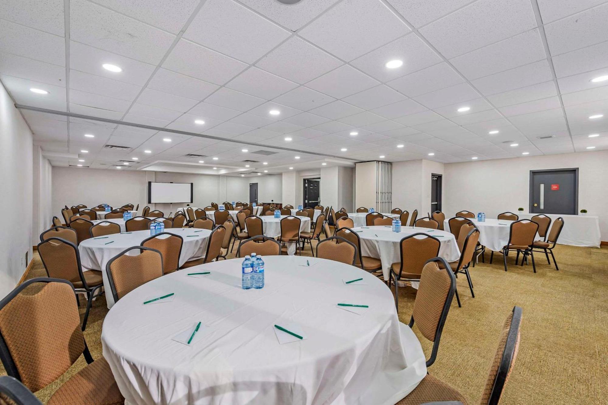 Quality Inn Ottawa Luaran gambar